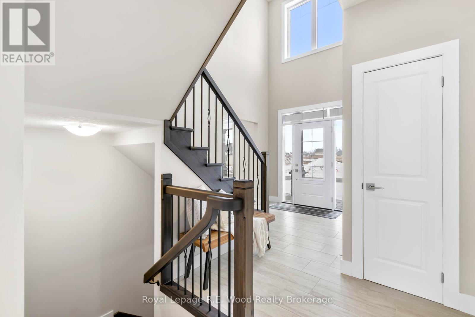 61 Sunview Drive, Norwich (Norwich Town), Ontario  N0J 1P0 - Photo 4 - X11927056