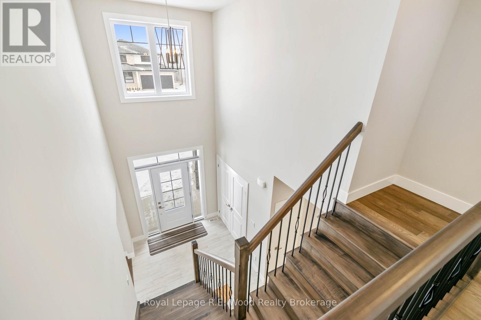 61 Sunview Drive, Norwich (Norwich Town), Ontario  N0J 1P0 - Photo 5 - X11927056