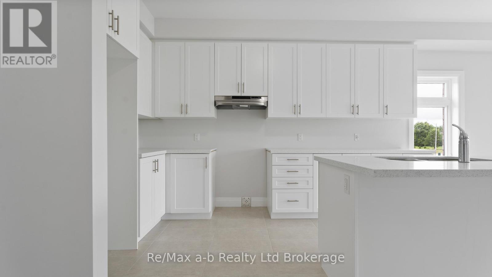 99 Cayley Street, Norwich (Norwich Town), Ontario  N0J 1P0 - Photo 4 - X11933943