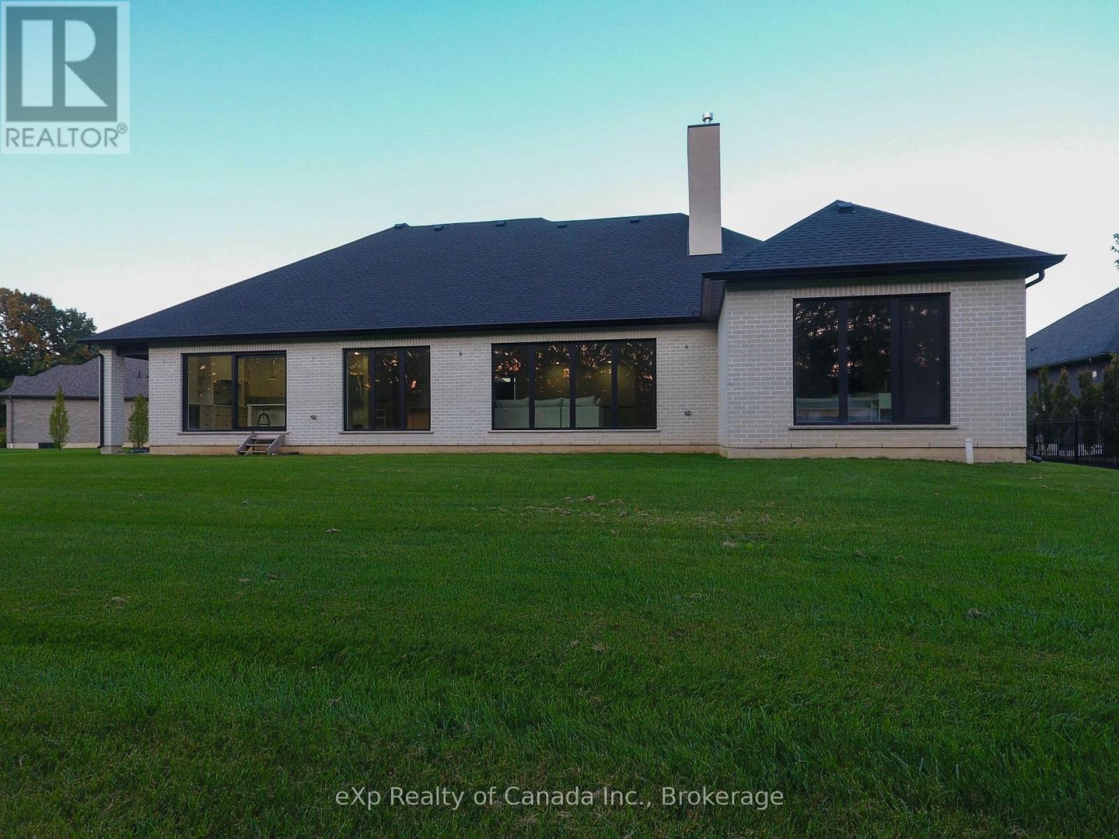 33 August Crescent, Norwich (Otterville), Ontario  N0J 1R0 - Photo 5 - X12024452