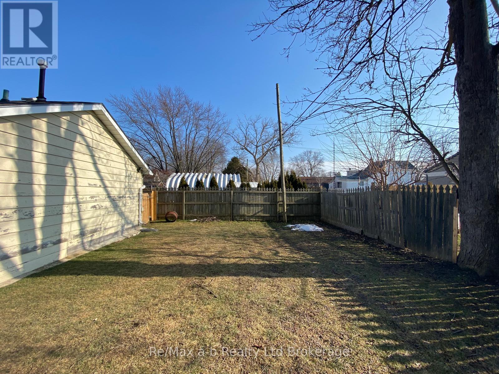 224 Joseph Street, Twp), Ontario  N7L 3H1 - Photo 12 - X12026765