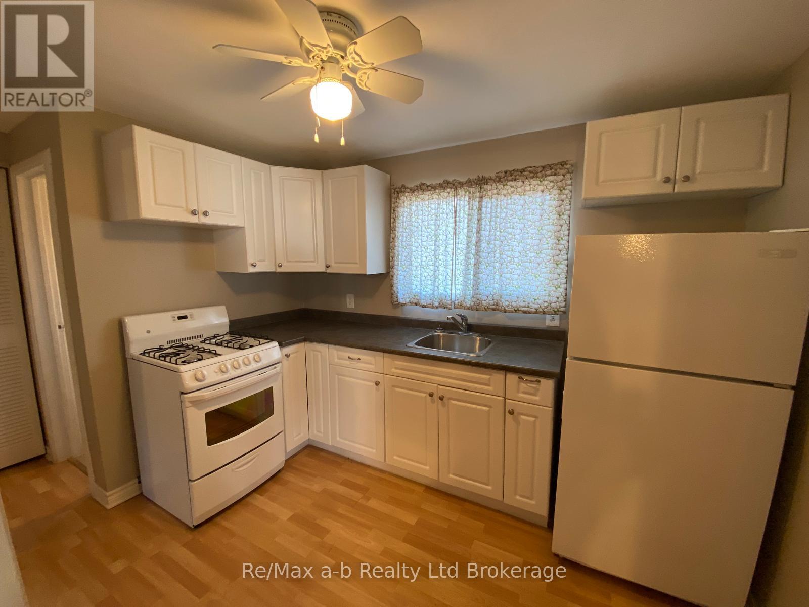224 Joseph Street, Twp), Ontario  N7L 3H1 - Photo 14 - X12026765