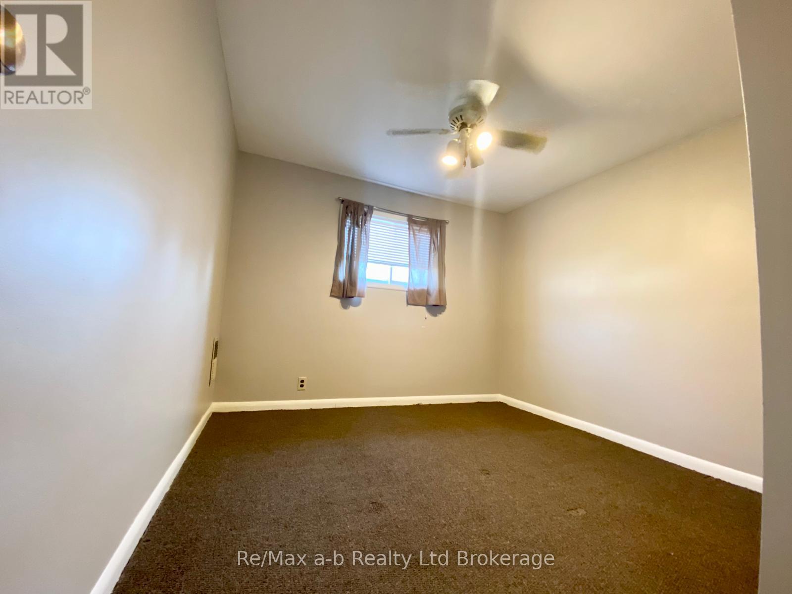 224 Joseph Street, Twp), Ontario  N7L 3H1 - Photo 16 - X12026765