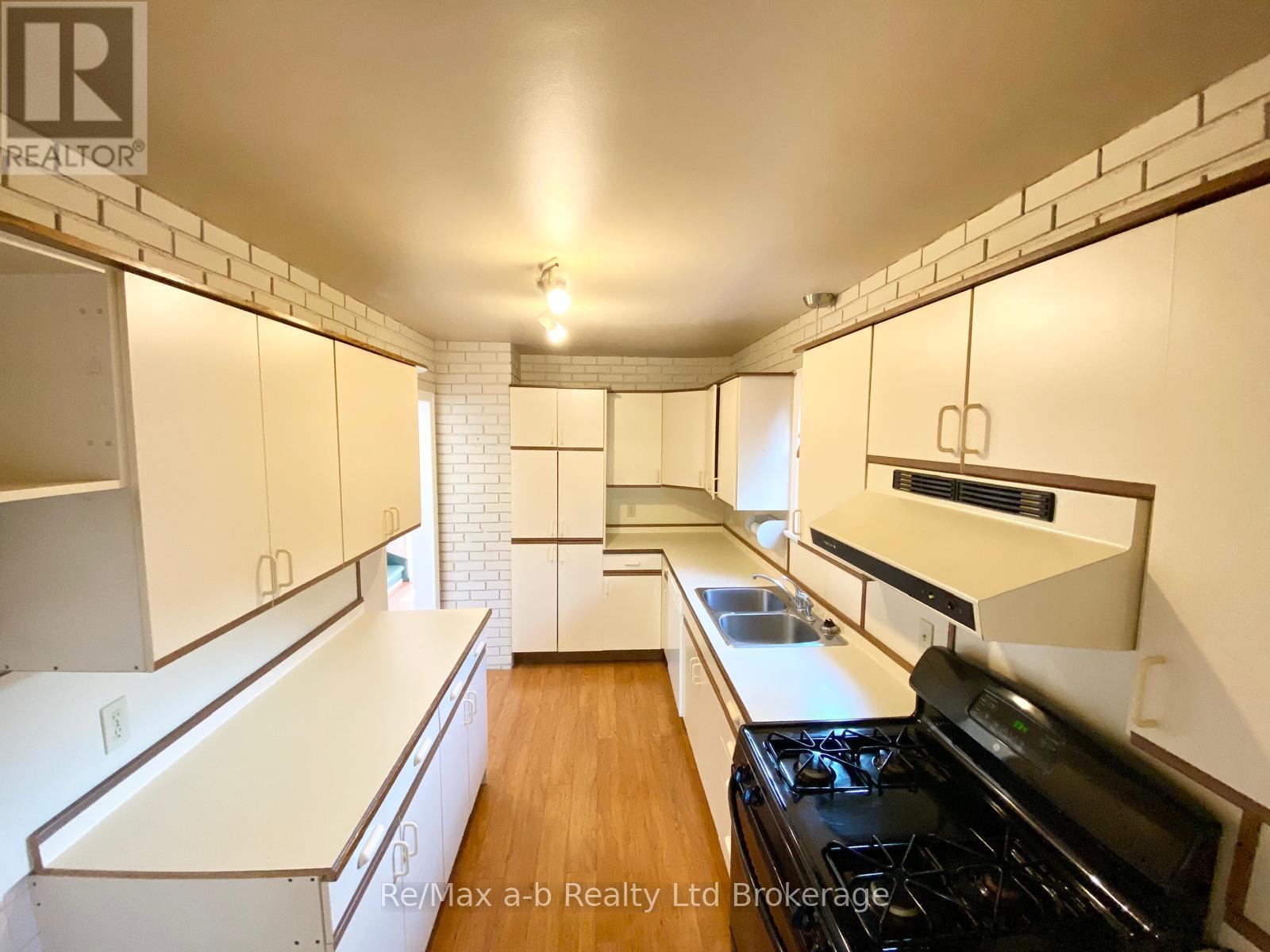 224 Joseph Street, Twp), Ontario  N7L 3H1 - Photo 3 - X12026765