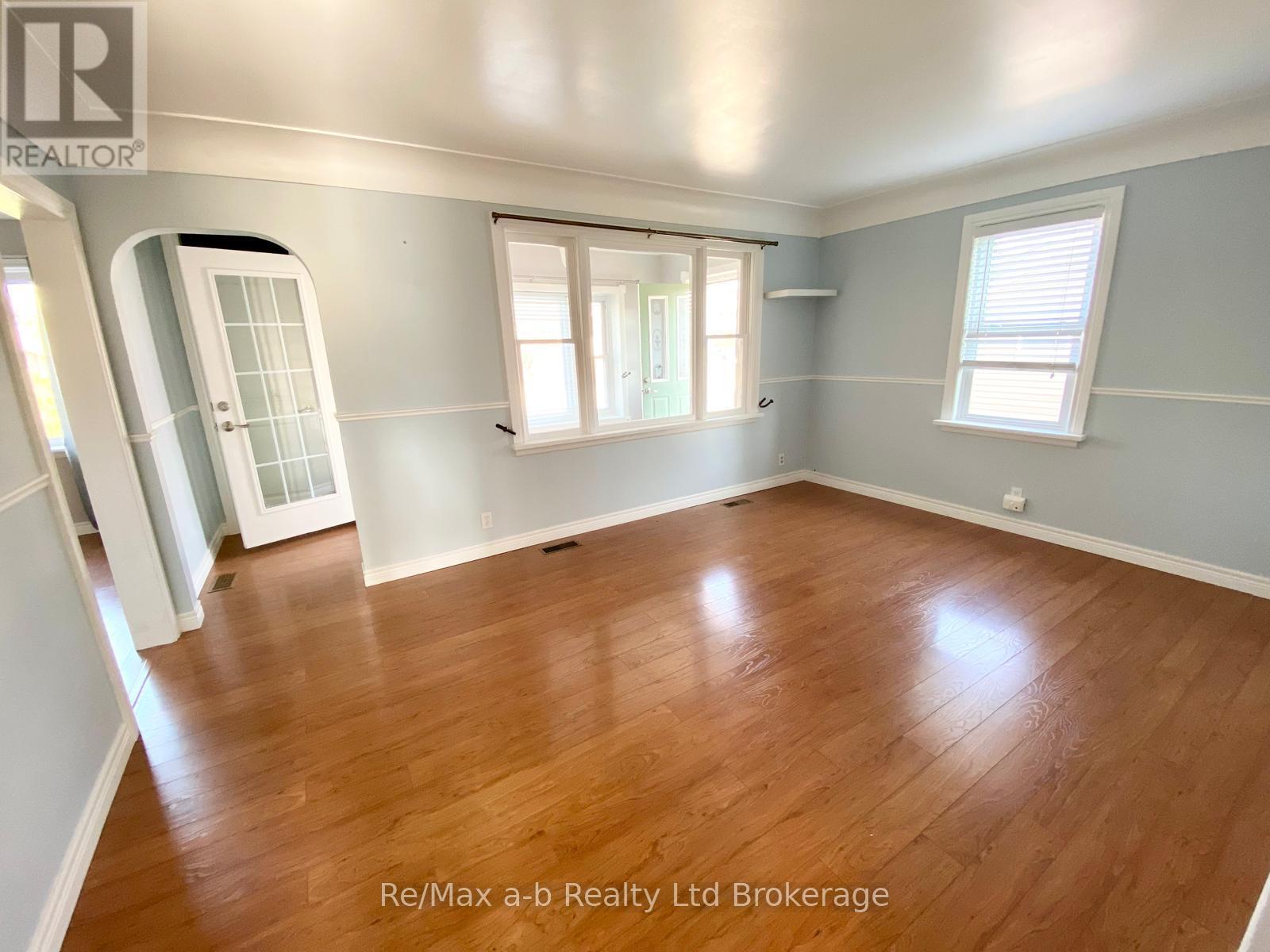 224 Joseph Street, Twp), Ontario  N7L 3H1 - Photo 6 - X12026765