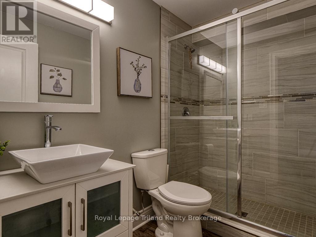 20 Sloan Drive, Zorra (Thamesford), Ontario  N0M 2M0 - Photo 32 - X12030023