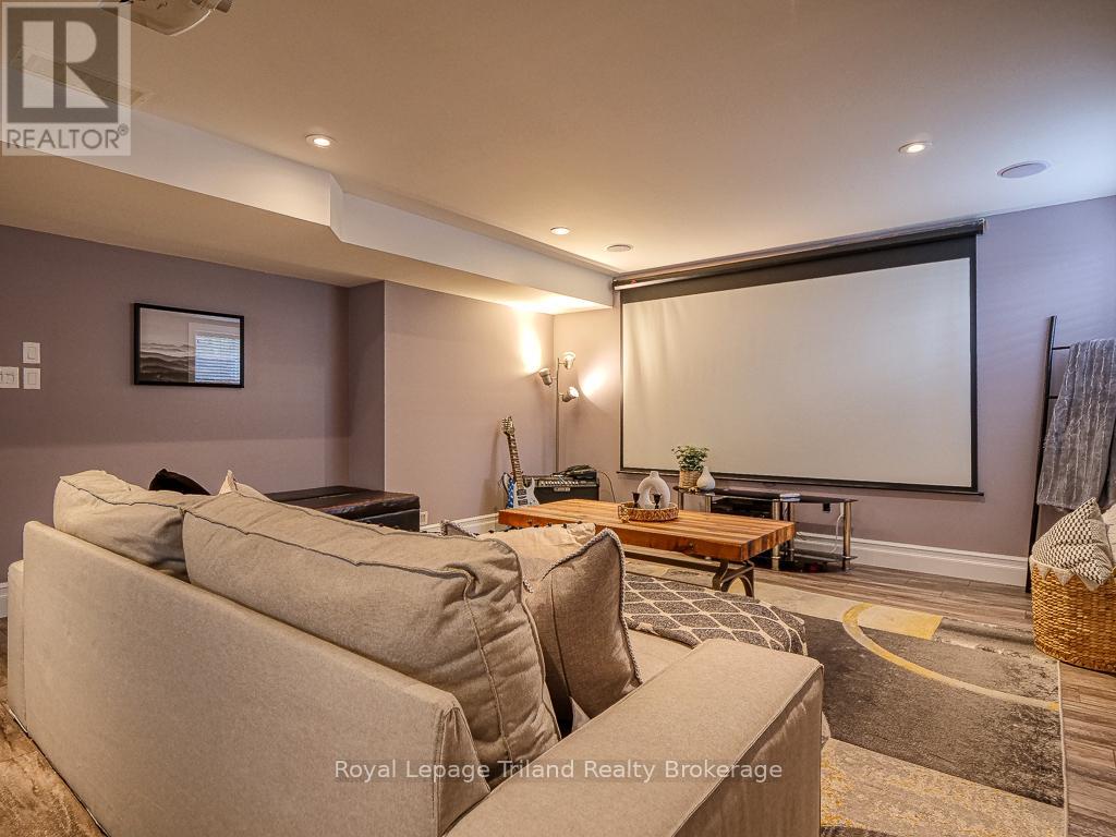 20 Sloan Drive, Zorra (Thamesford), Ontario  N0M 2M0 - Photo 35 - X12030023