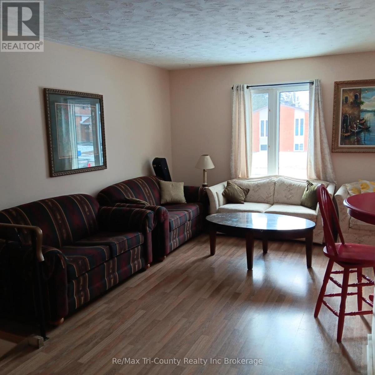 19 Belleview Crescent, North Bay (College Heights), Ontario  P1B 8V2 - Photo 2 - X12073015