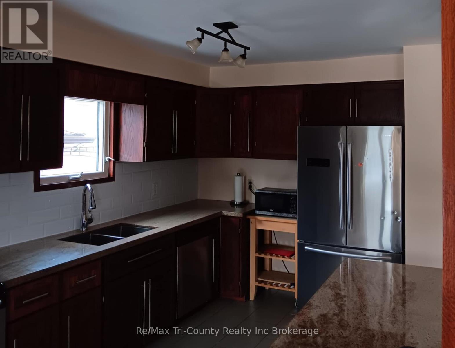 19 Belleview Crescent, North Bay (College Heights), Ontario  P1B 8V2 - Photo 3 - X12073015