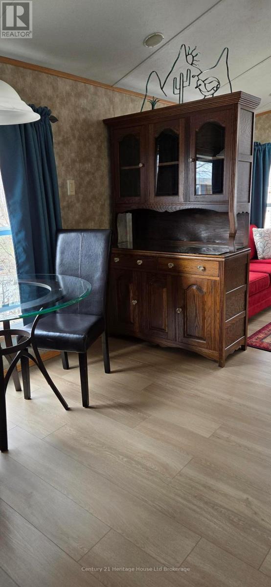 65 - 296 West Quarter Town Line Road, Brant (Brantford Twp), Ontario  N0E 1E0 - Photo 9 - X12091728