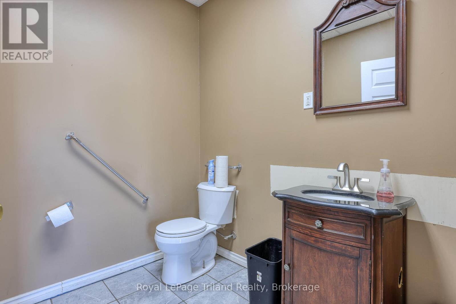 22 Charles Street East Street E, Ingersoll (Ingersoll - South), Ontario  N5C 1J4 - Photo 13 - X12098201