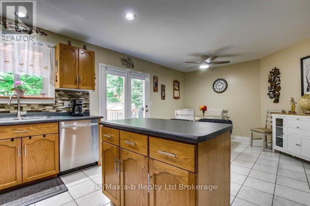 25 Pembers Pass, Woodstock (Woodstock - South), Ontario  N4S 8Z5 - Photo 11 - X12149088