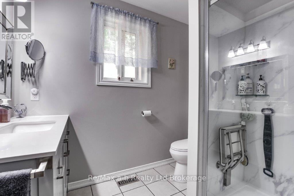 25 Pembers Pass, Woodstock (Woodstock - South), Ontario  N4S 8Z5 - Photo 17 - X12149088