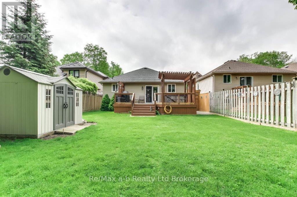 25 Pembers Pass, Woodstock (Woodstock - South), Ontario  N4S 8Z5 - Photo 2 - X12149088