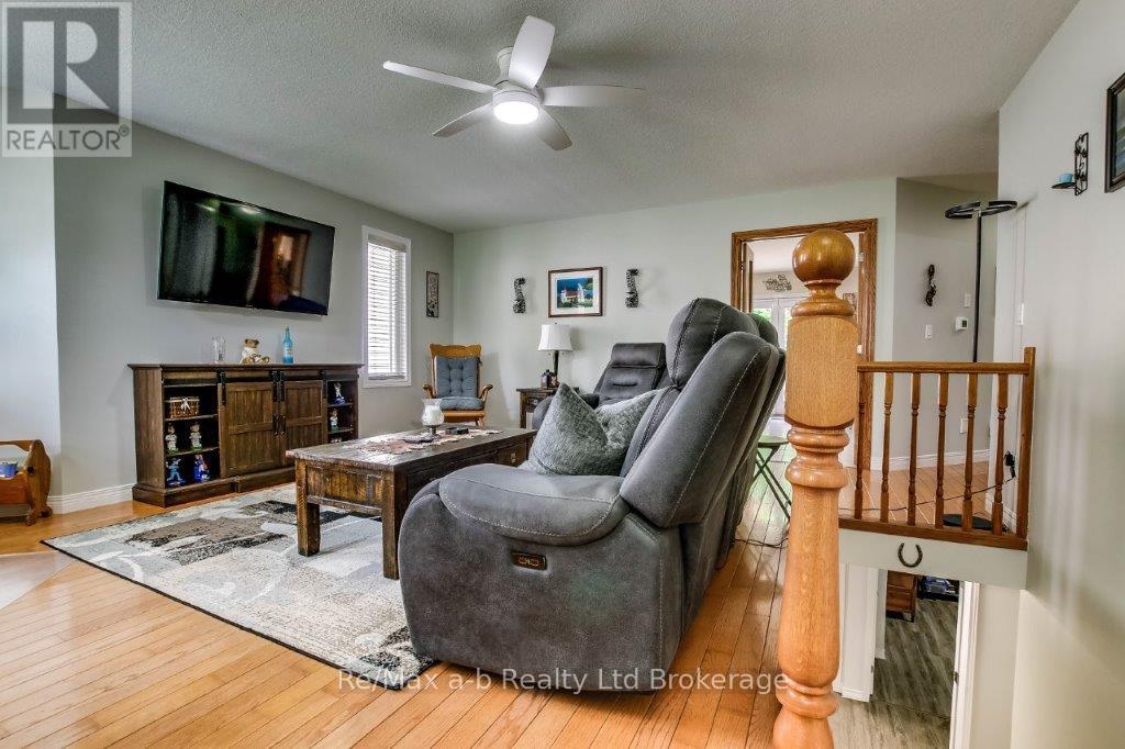 25 Pembers Pass, Woodstock (Woodstock - South), Ontario  N4S 8Z5 - Photo 6 - X12149088