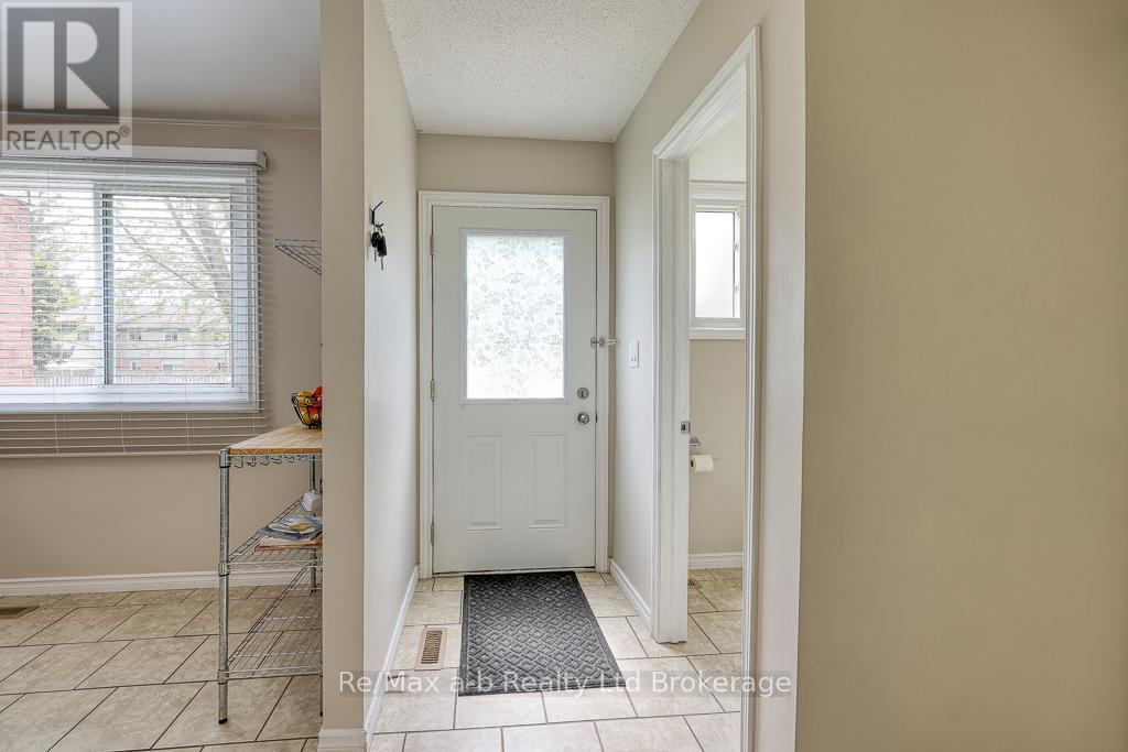 3 - 478 Springbank Avenue N, Woodstock (Woodstock - North), Ontario  N4T 1K7 - Photo 10 - X12150309