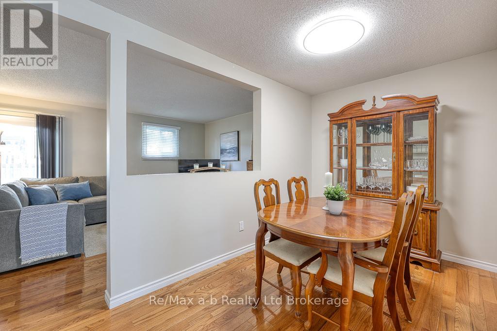 3 - 478 Springbank Avenue N, Woodstock (Woodstock - North), Ontario  N4T 1K7 - Photo 11 - X12150309