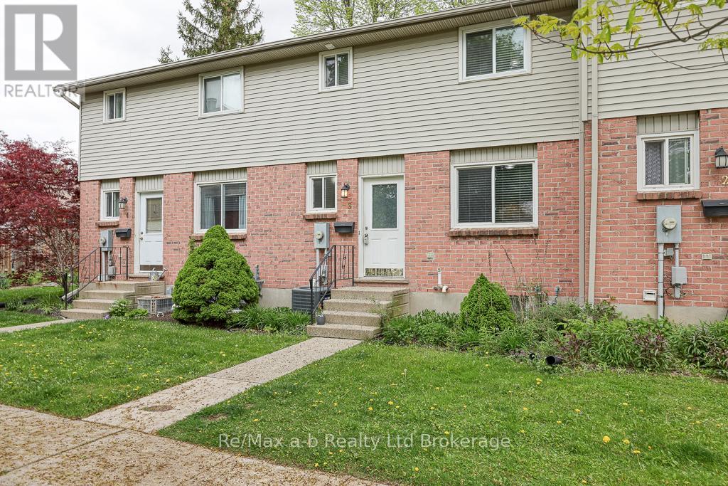 3 - 478 Springbank Avenue N, Woodstock (Woodstock - North), Ontario  N4T 1K7 - Photo 2 - X12150309