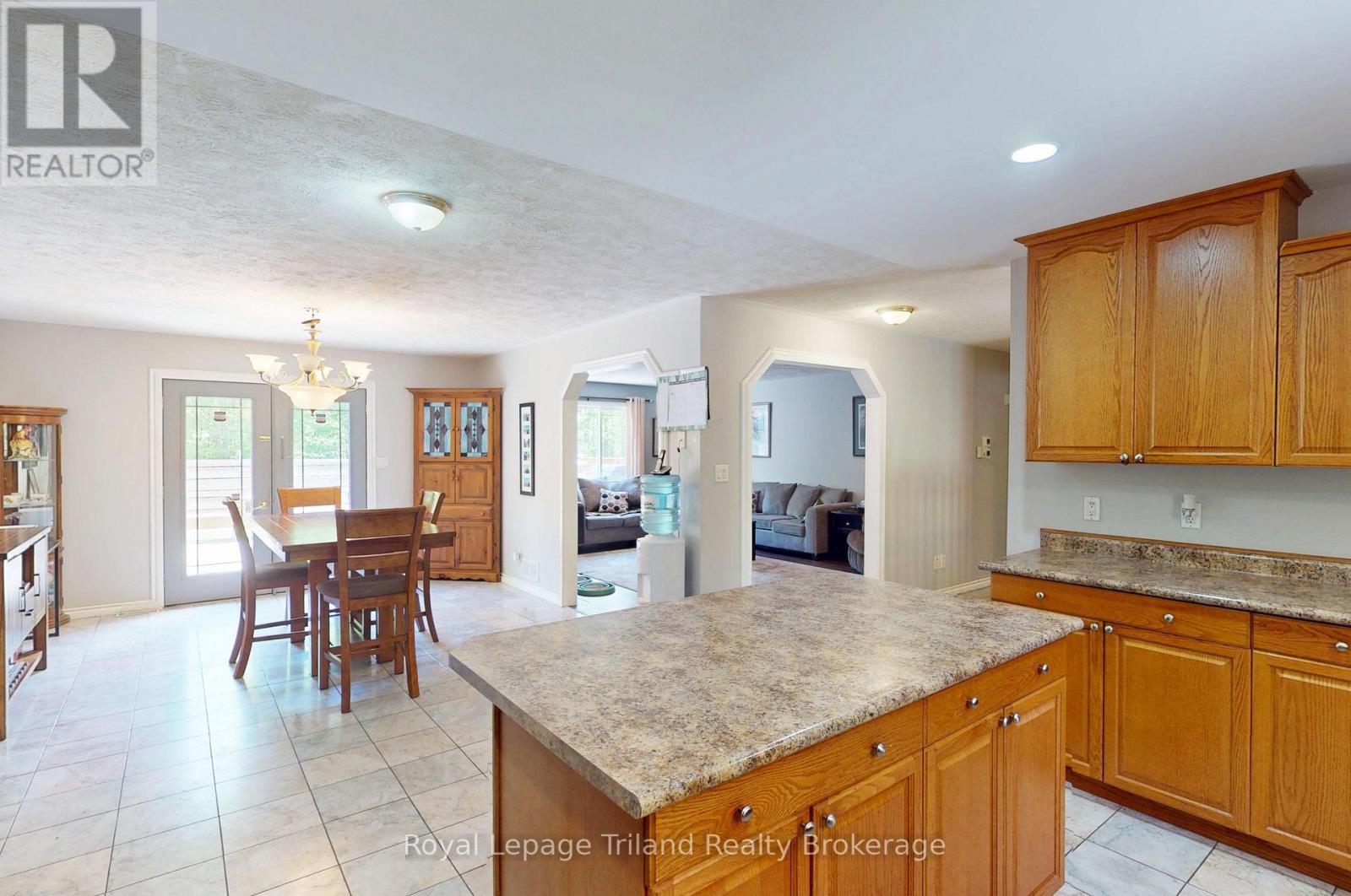 1980 West Quarter Line Road, Norfolk (Langton), Ontario  N0E 1G0 - Photo 10 - X12152251
