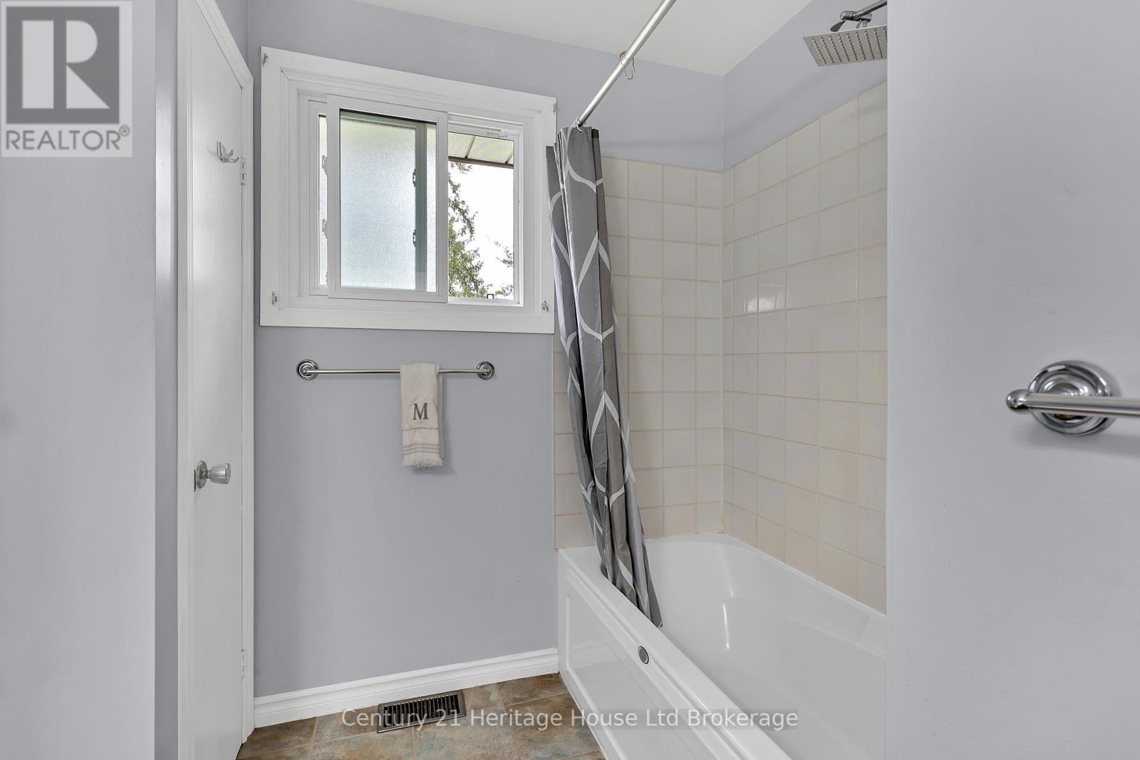 38 Albert Street, Norwich (Norwich Town), Ontario  N0J 1P0 - Photo 23 - X12152552