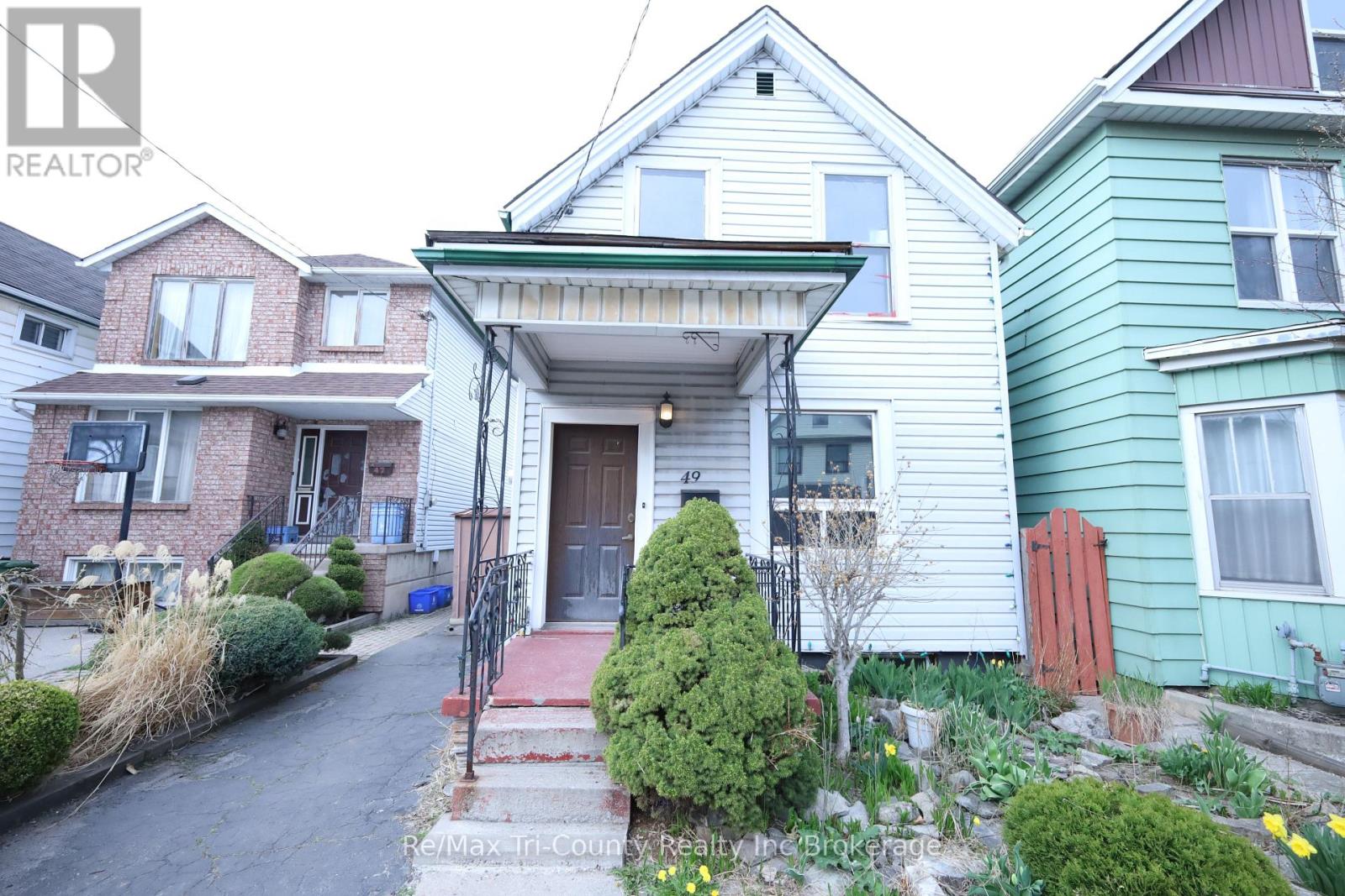 49 Rosemont Avenue, Hamilton (Stipley), Ontario  L8L 2M4 - Photo 1 - X12153641