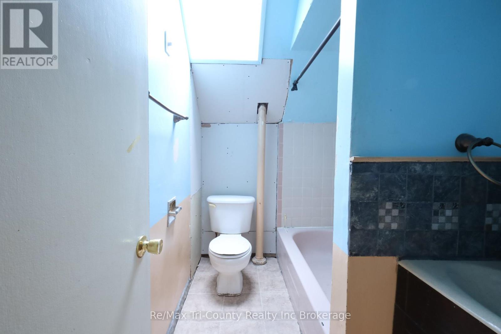 49 Rosemont Avenue, Hamilton (Stipley), Ontario  L8L 2M4 - Photo 17 - X12153641