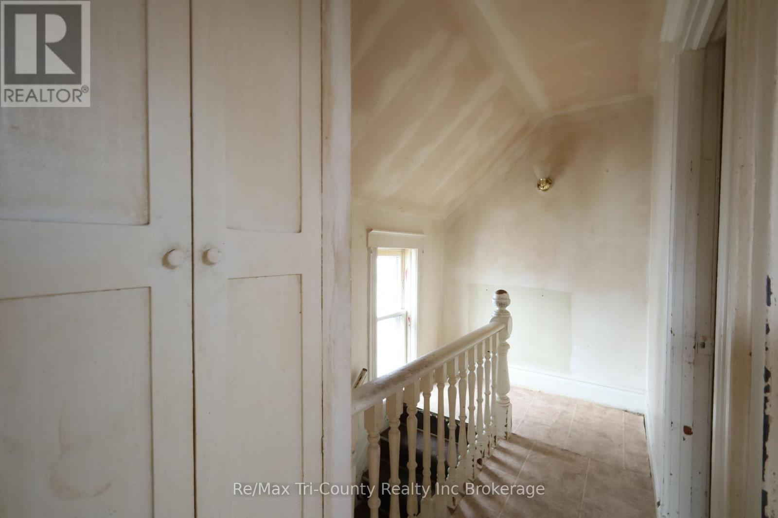 49 Rosemont Avenue, Hamilton (Stipley), Ontario  L8L 2M4 - Photo 19 - X12153641