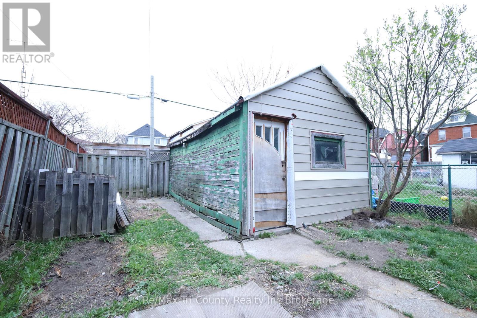 49 Rosemont Avenue, Hamilton (Stipley), Ontario  L8L 2M4 - Photo 24 - X12153641