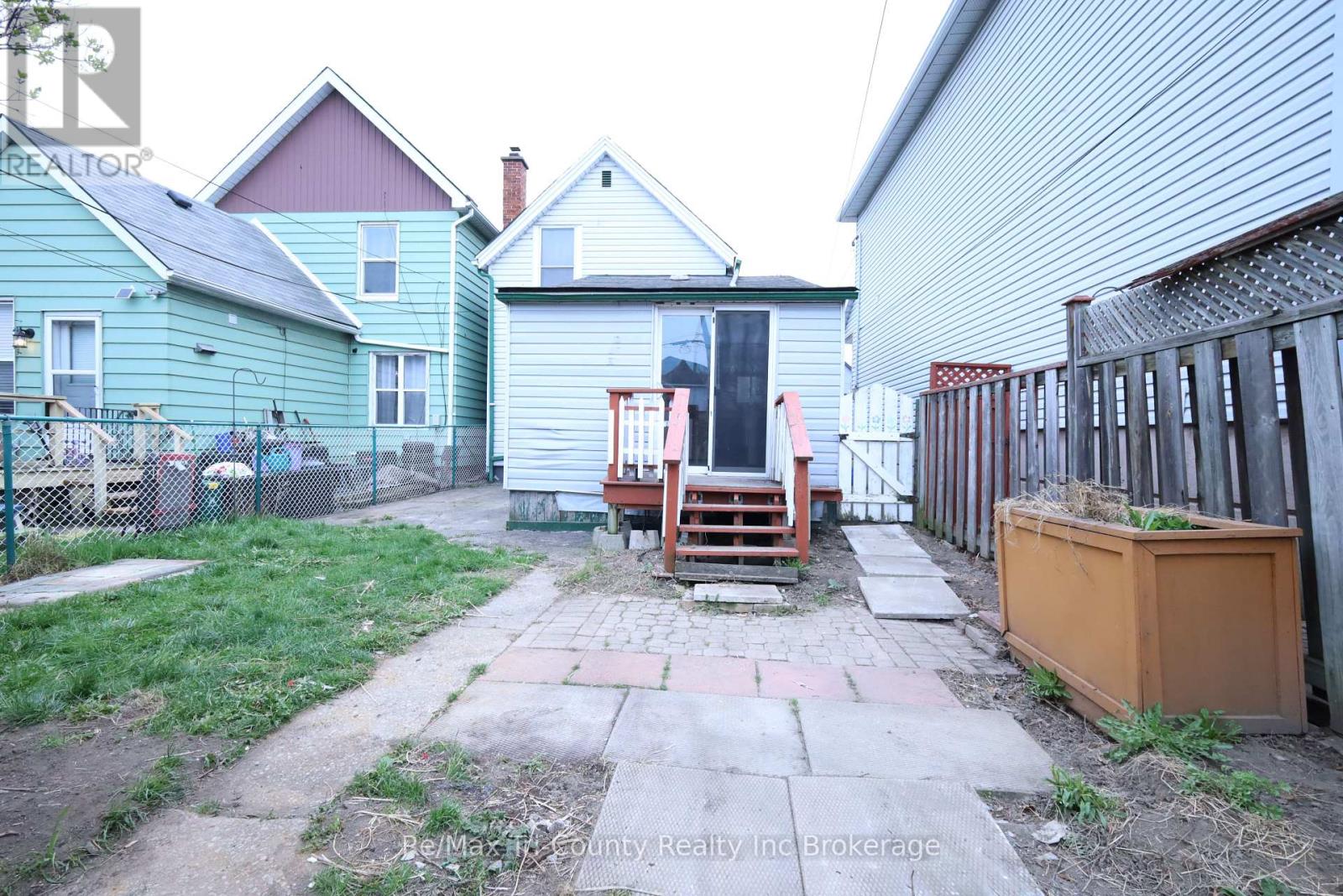 49 Rosemont Avenue, Hamilton (Stipley), Ontario  L8L 2M4 - Photo 27 - X12153641
