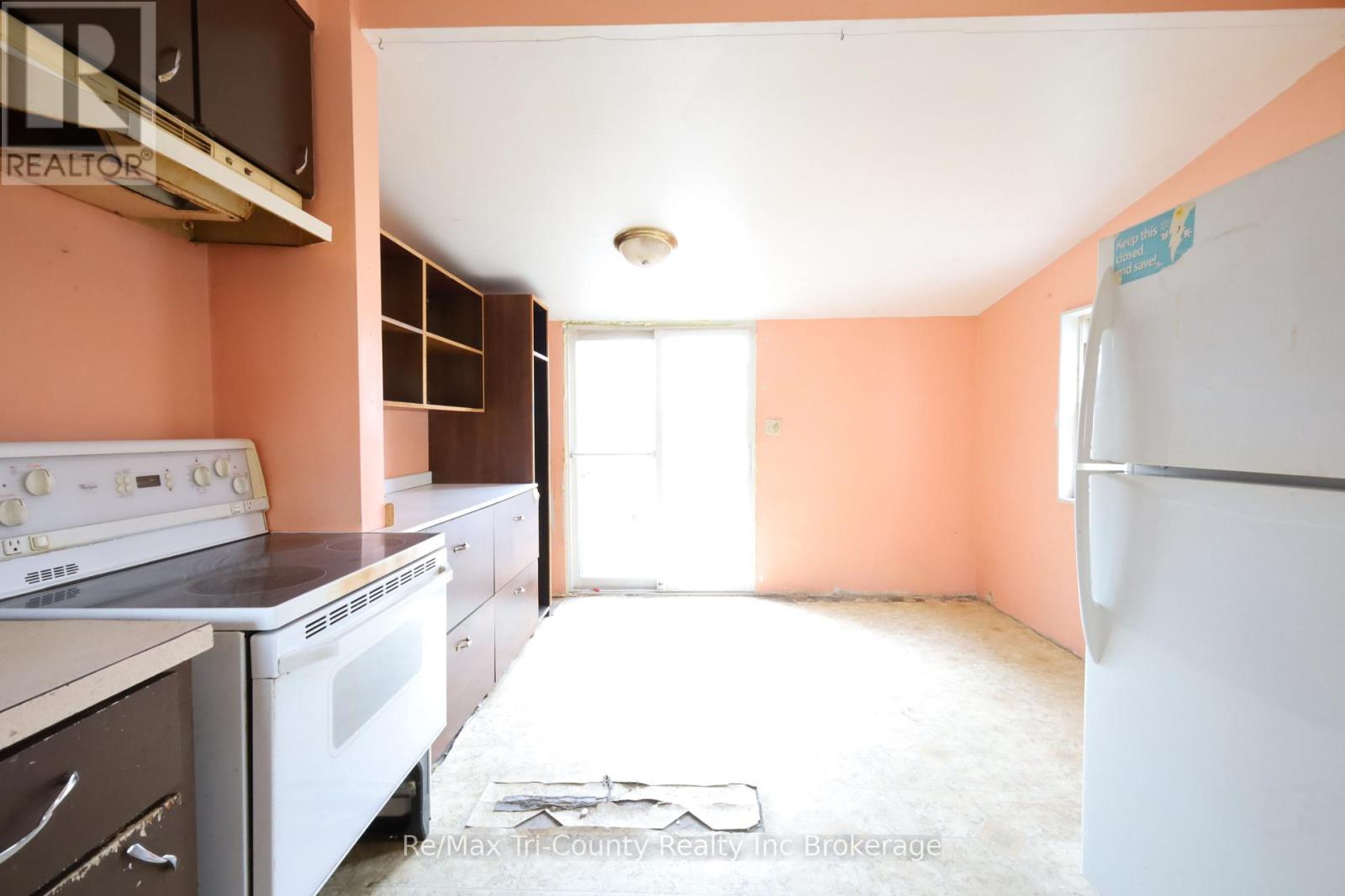 49 Rosemont Avenue, Hamilton (Stipley), Ontario  L8L 2M4 - Photo 5 - X12153641