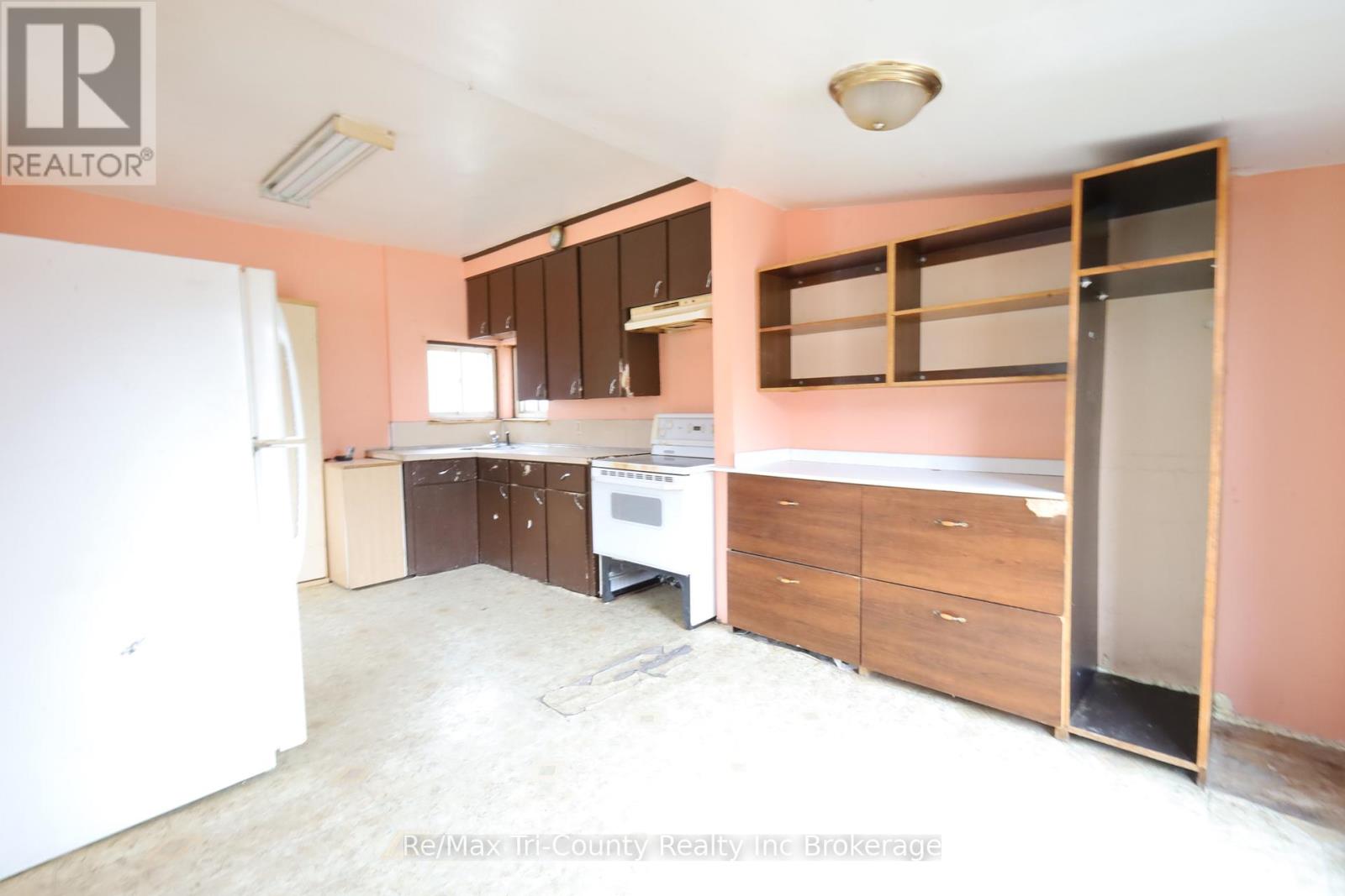 49 Rosemont Avenue, Hamilton (Stipley), Ontario  L8L 2M4 - Photo 7 - X12153641