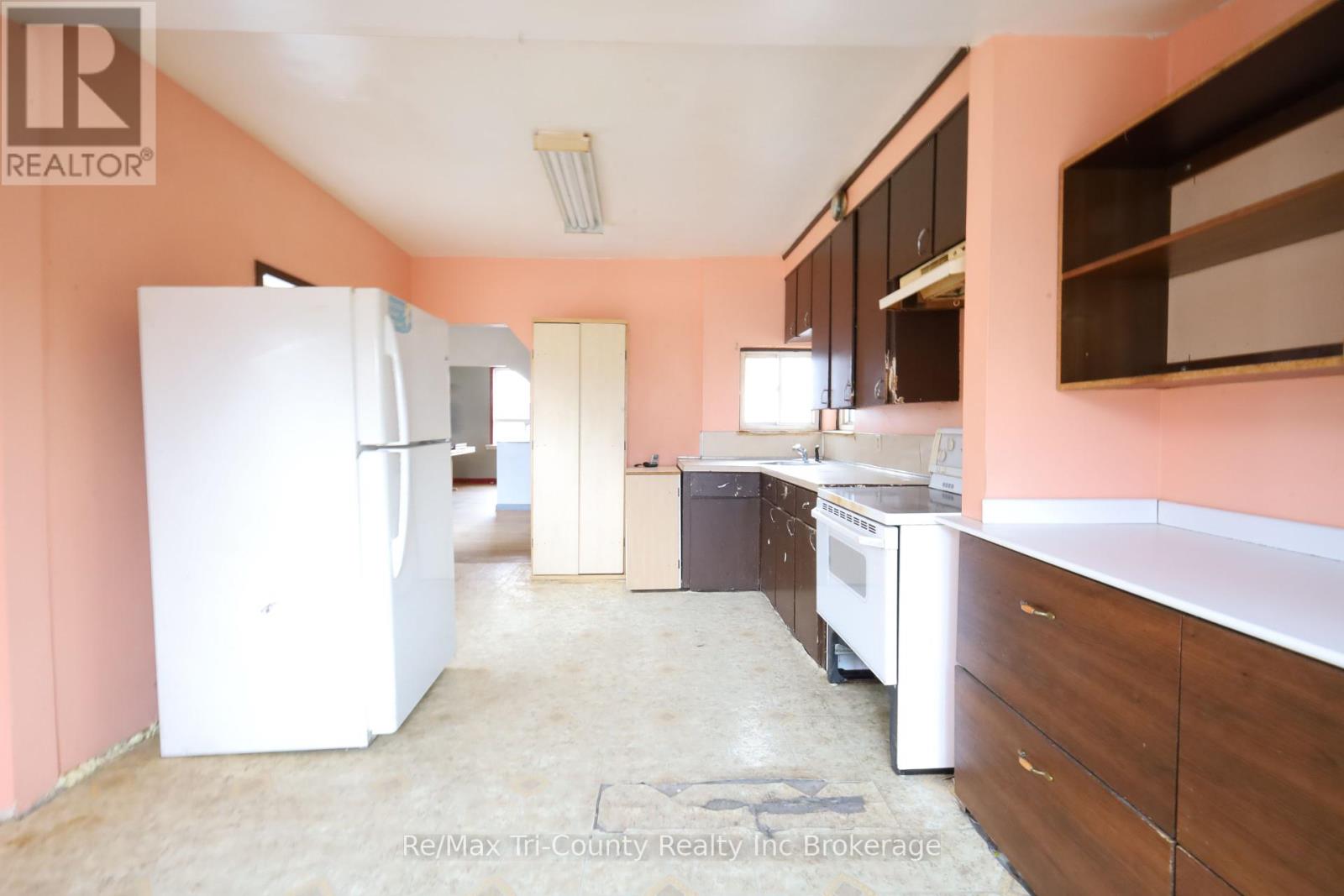 49 Rosemont Avenue, Hamilton (Stipley), Ontario  L8L 2M4 - Photo 8 - X12153641