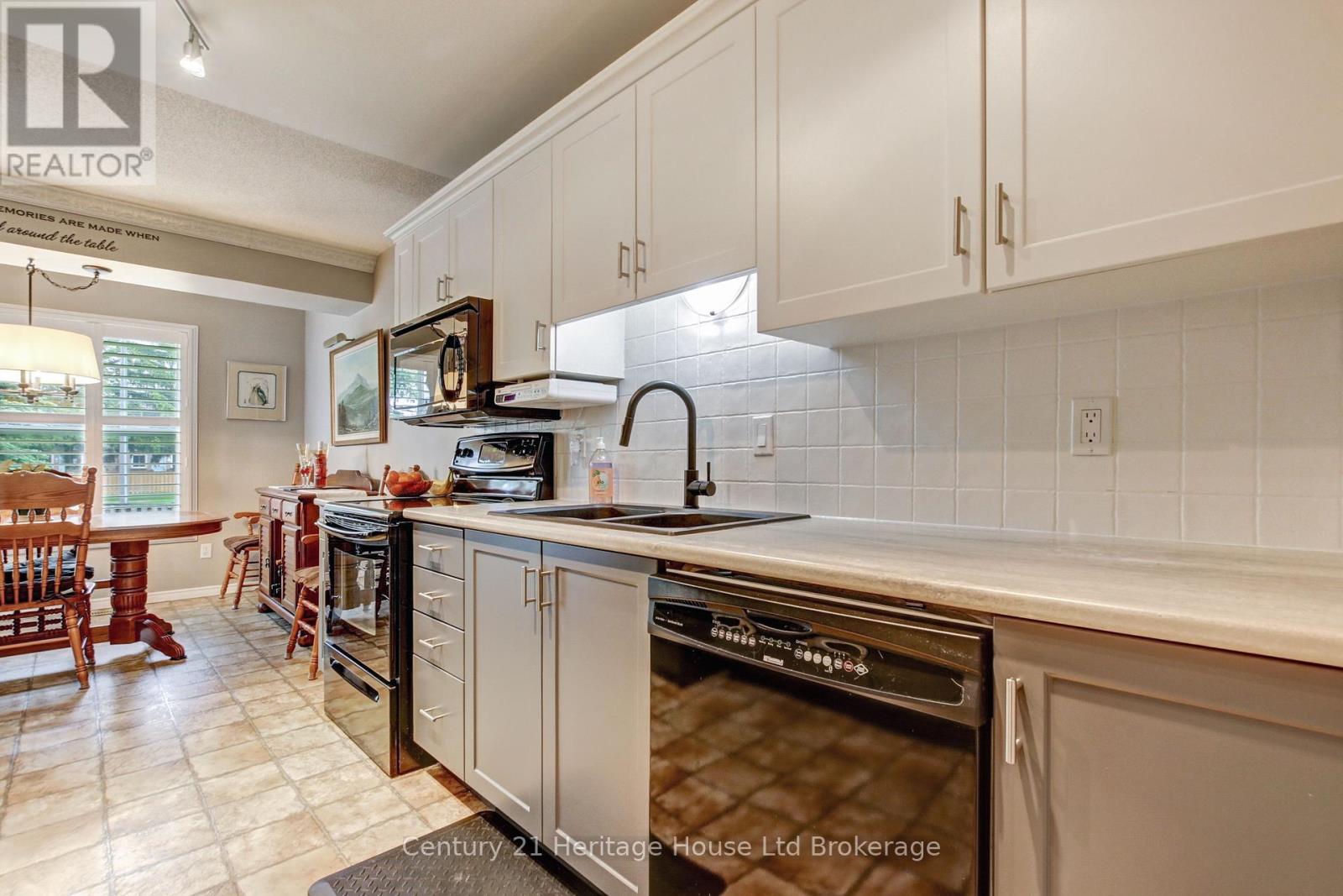3 - 395 Springbank Avenue N, Woodstock (Woodstock - North), Ontario  N4T 1L1 - Photo 5 - X12167072