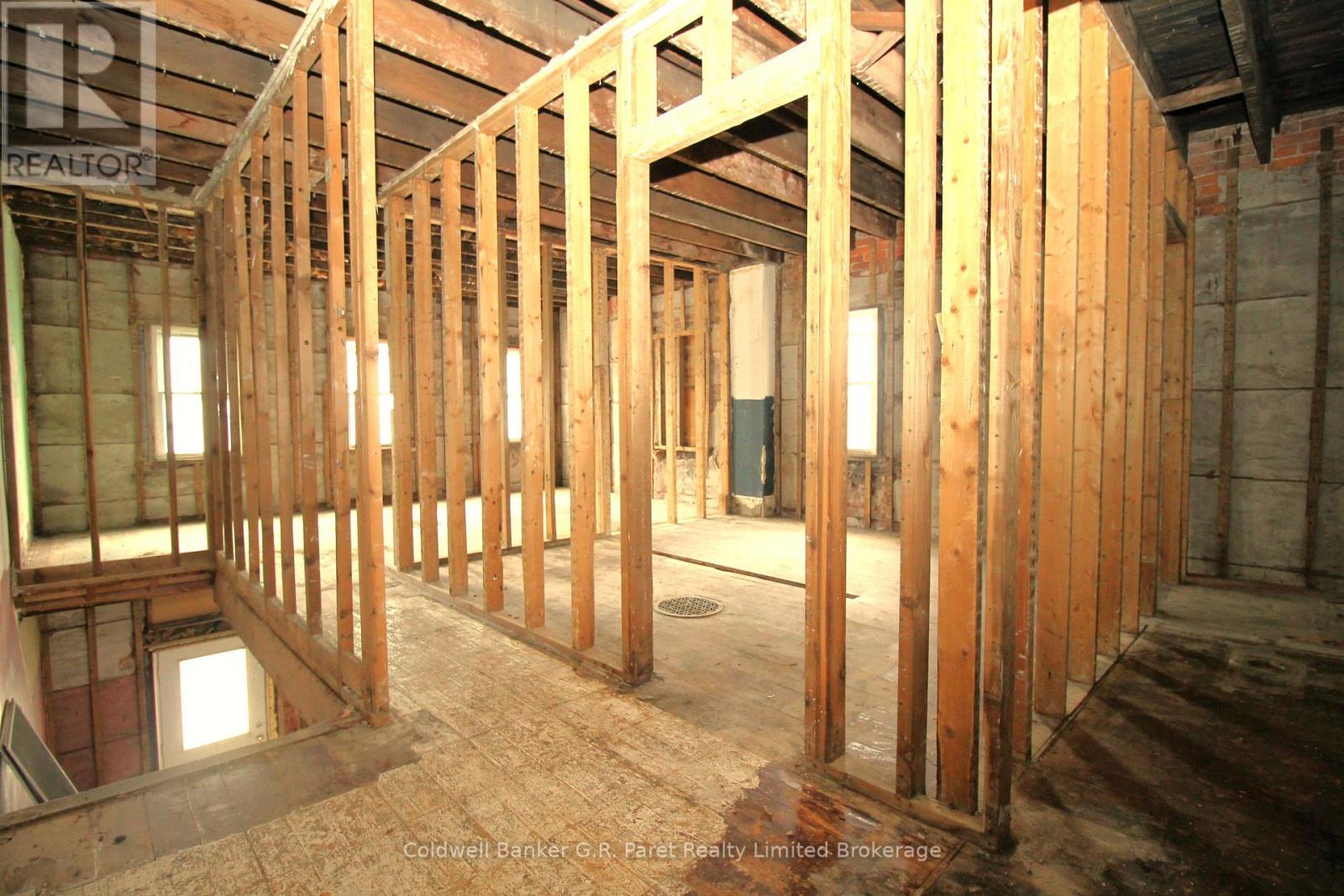 6 Church Street W, Norwich (Burgessville), Ontario  N0J 1C0 - Photo 10 - X12250385