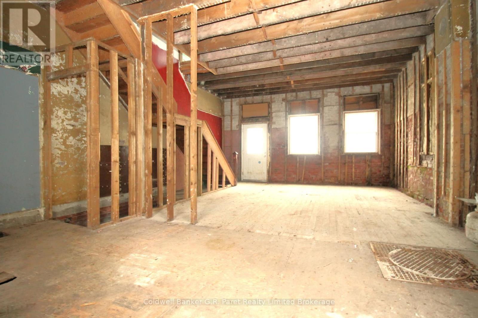 6 Church Street W, Norwich (Burgessville), Ontario  N0J 1C0 - Photo 6 - X12250385