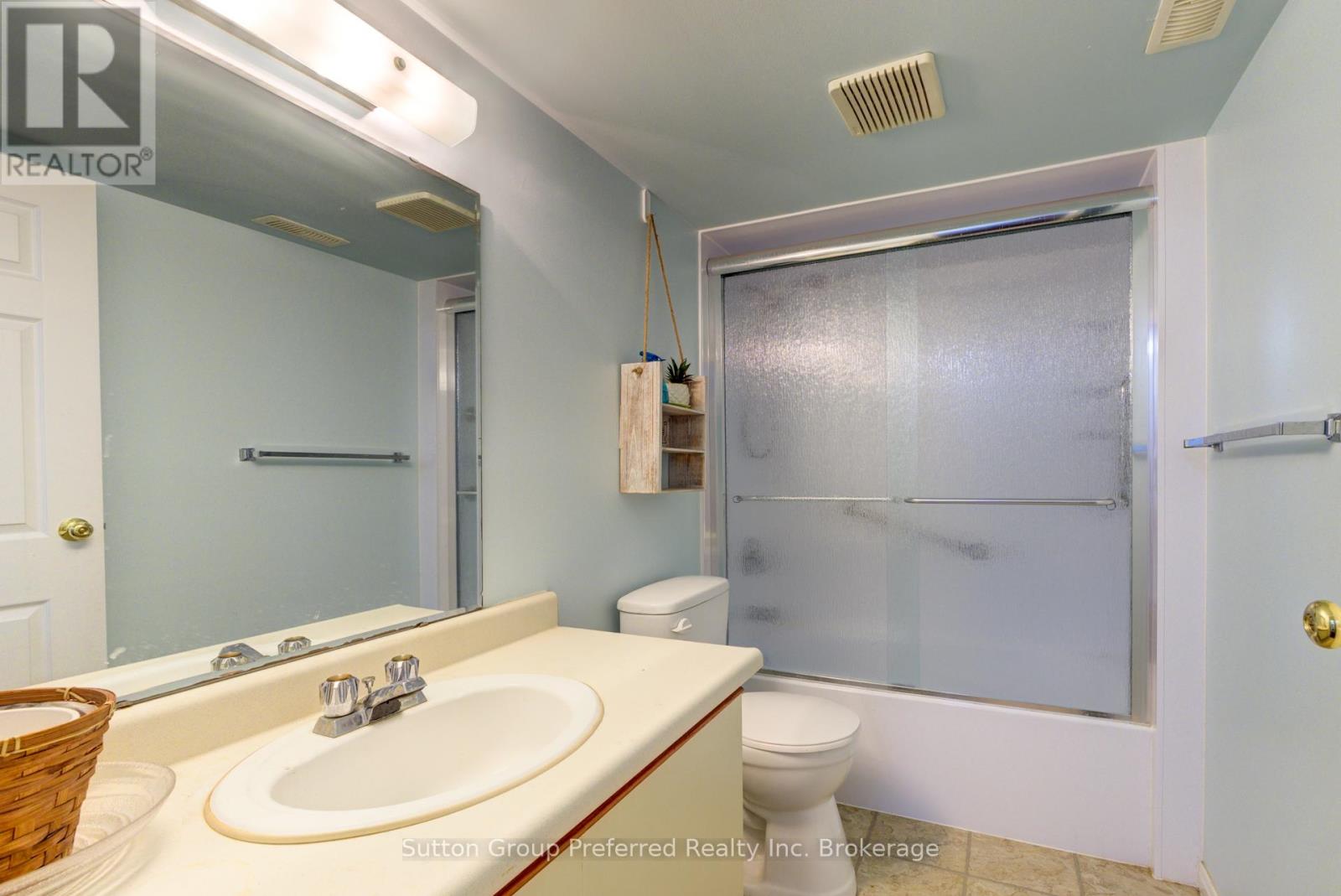 102 - 163 Ferguson Avenue, Woodstock (Woodstock - South), Ontario  N4V 1B1 - Photo 12 - X12276813