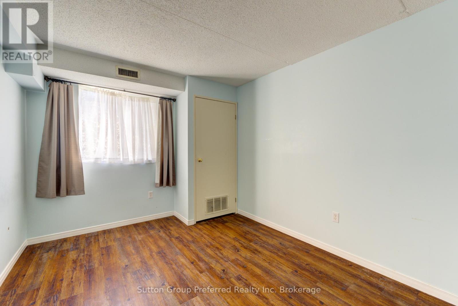 102 - 163 Ferguson Avenue, Woodstock (Woodstock - South), Ontario  N4V 1B1 - Photo 18 - X12276813