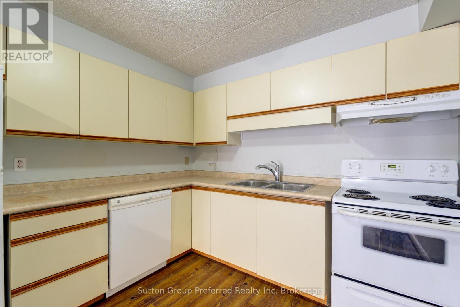 102 - 163 Ferguson Avenue, Woodstock (Woodstock - South), Ontario  N4V 1B1 - Photo 24 - X12276813