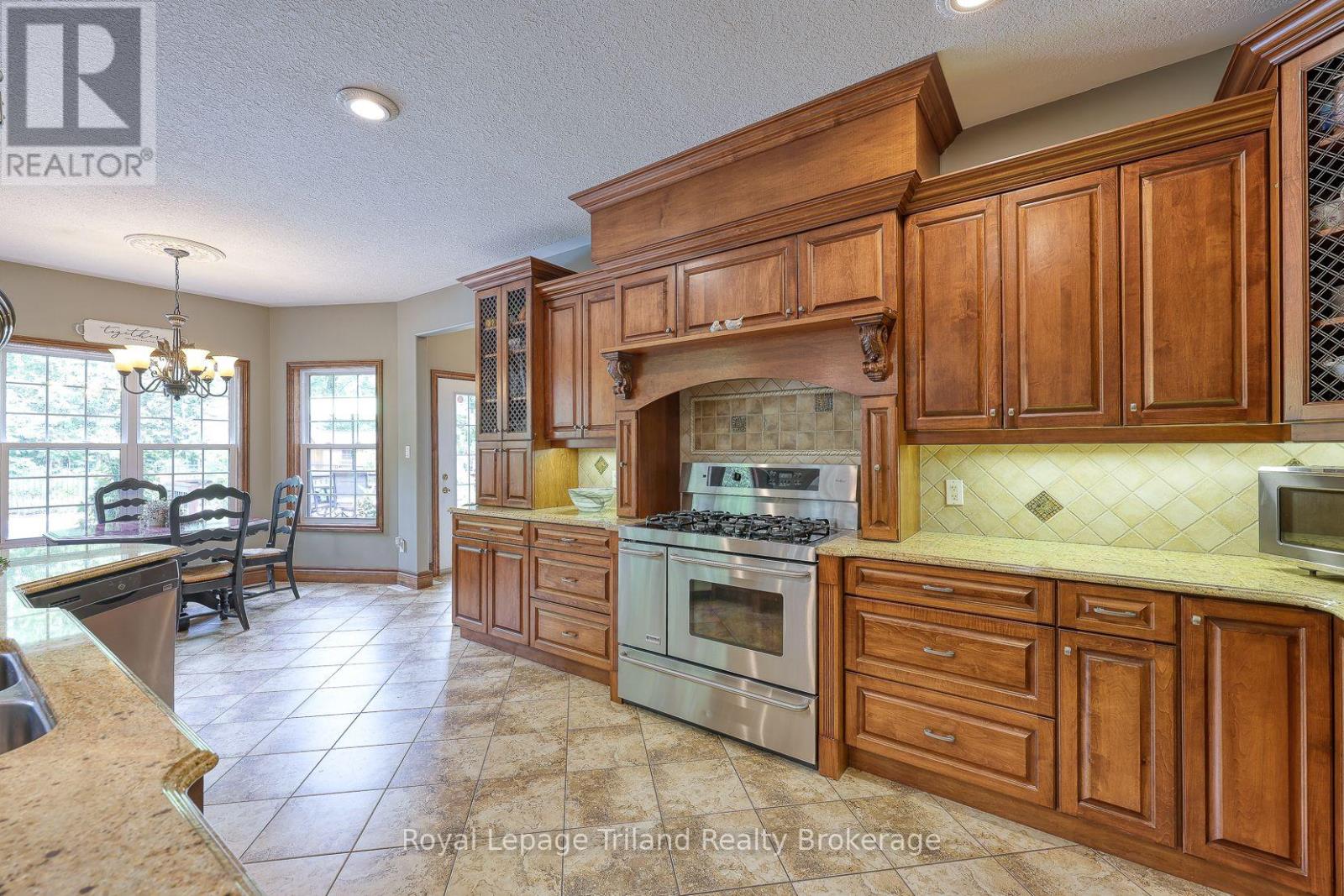 537 Plowman's Line, Norfolk, Ontario  N4G 4G9 - Photo 14 - X12282185