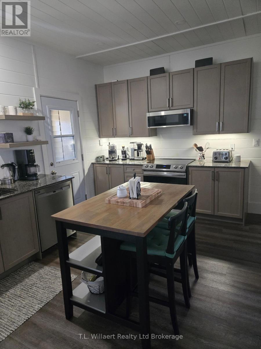 14 Rutherford Avenue, Aylmer, Ontario  N5H 2N6 - Photo 6 - X12307620