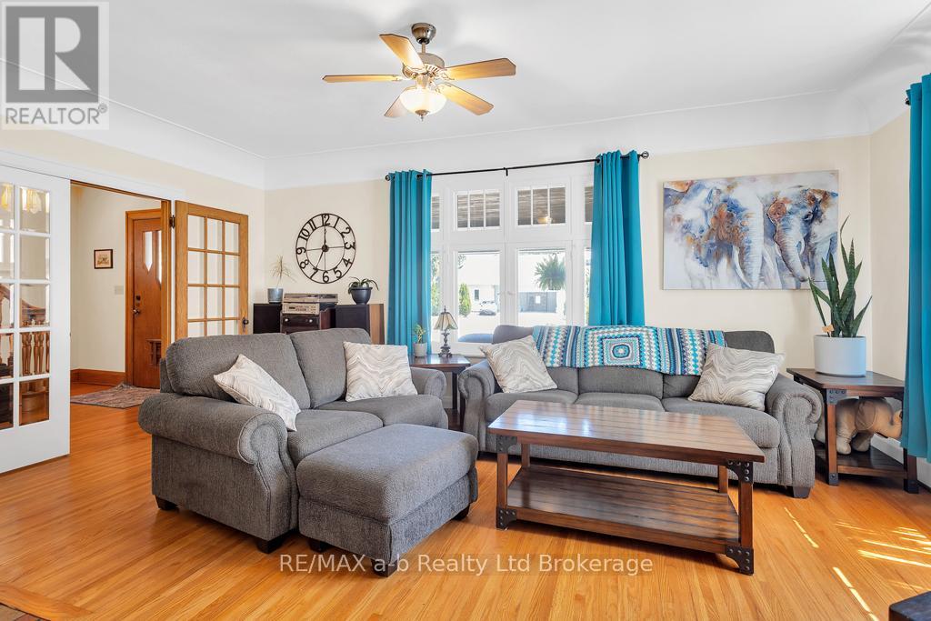 347 Broadway Street, Tillsonburg, Ontario  N4G 3S4 - Photo 12 - X12314791