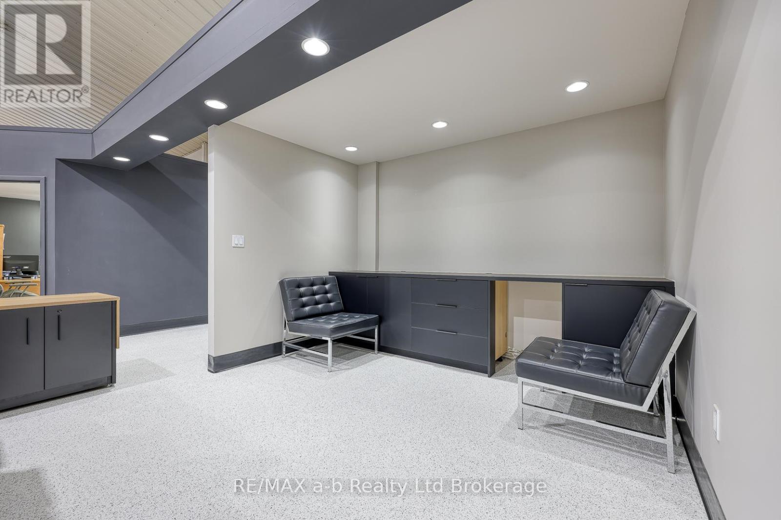 15456 Elginfield Road, Lucan Biddulph, Ontario  N0M 1V0 - Photo 13 - X12321562