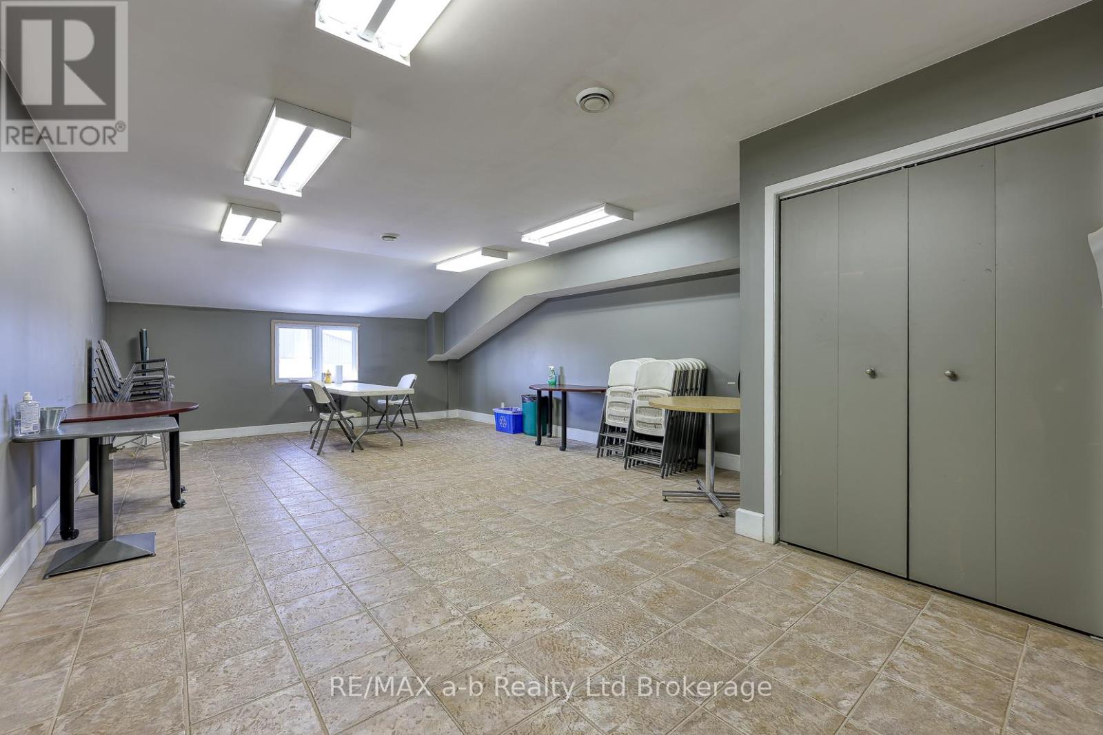 15456 Elginfield Road, Lucan Biddulph, Ontario  N0M 1V0 - Photo 17 - X12321562