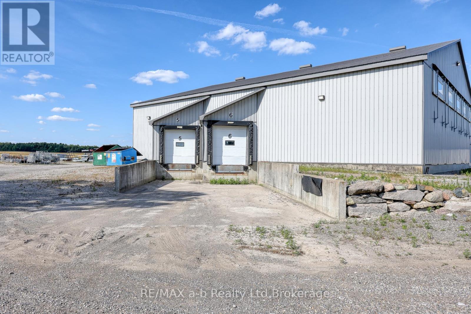 15456 Elginfield Road, Lucan Biddulph, Ontario  N0M 1V0 - Photo 5 - X12321562