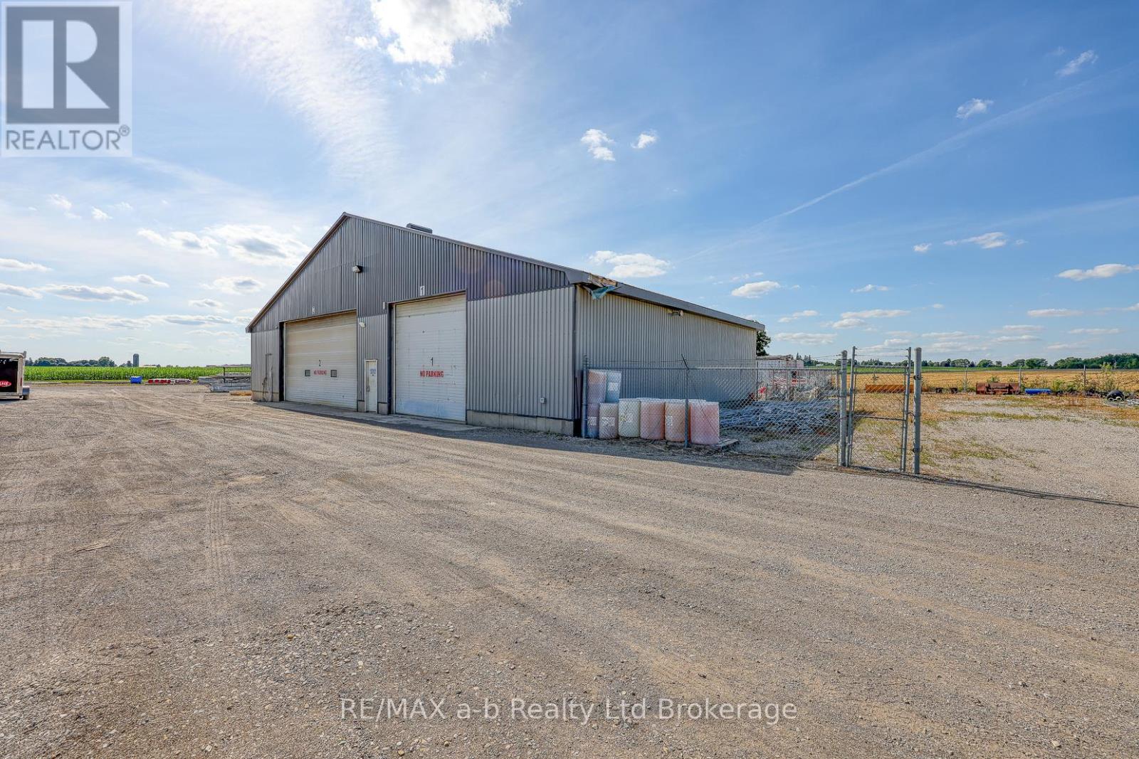 15456 Elginfield Road, Lucan Biddulph, Ontario  N0M 1V0 - Photo 8 - X12321562