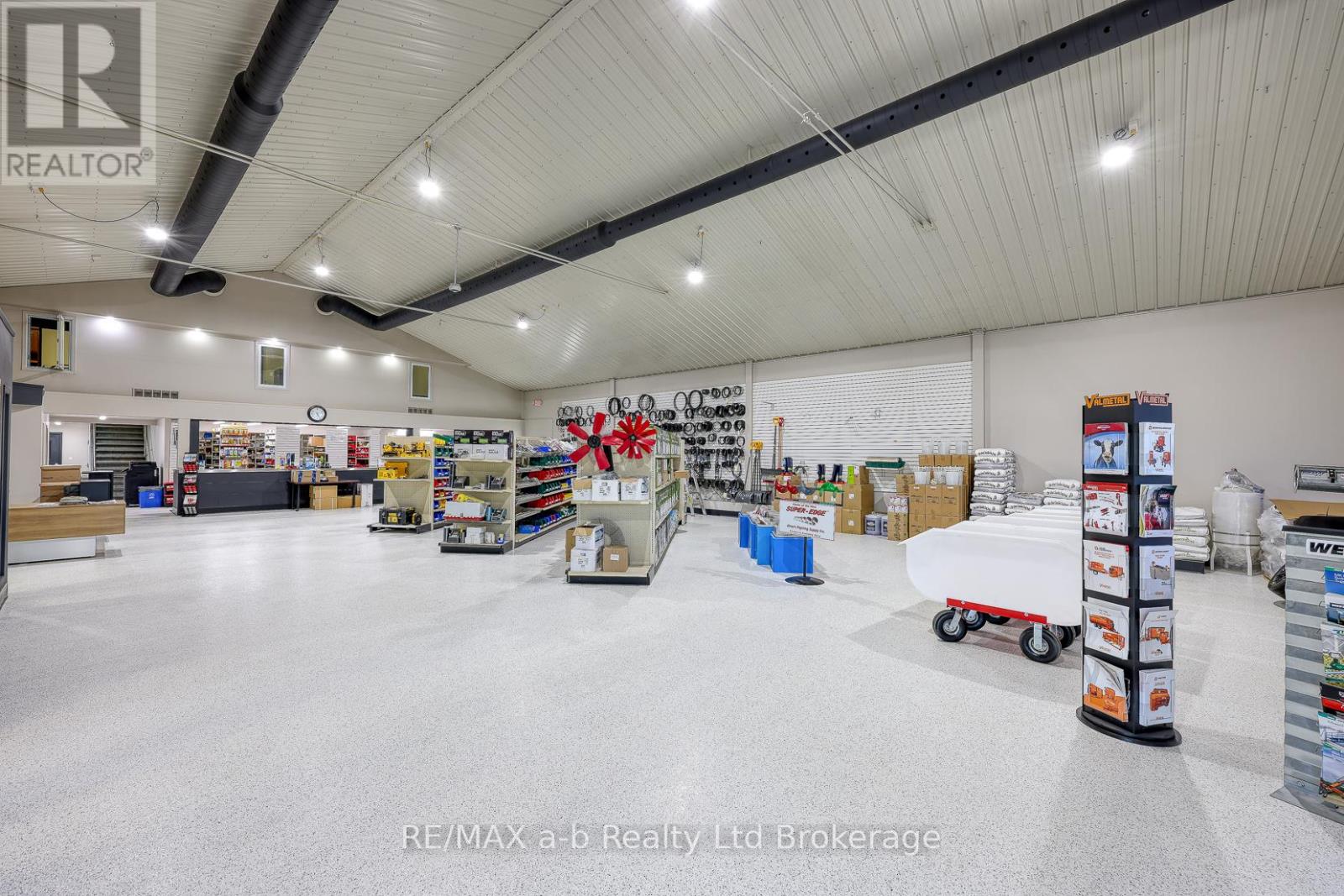 15456 Elginfield Road, Lucan Biddulph, Ontario  N0M 1V0 - Photo 9 - X12321562