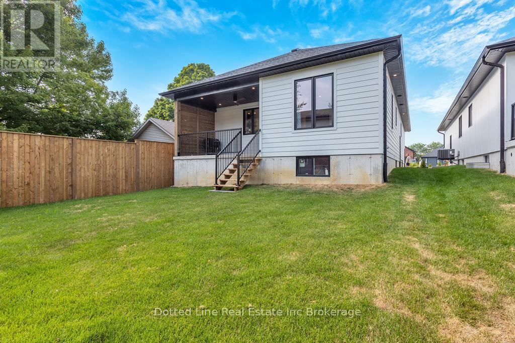 4 Charles Court, Bayham (Port Burwell), Ontario  N0J 1T0 - Photo 21 - X12323659