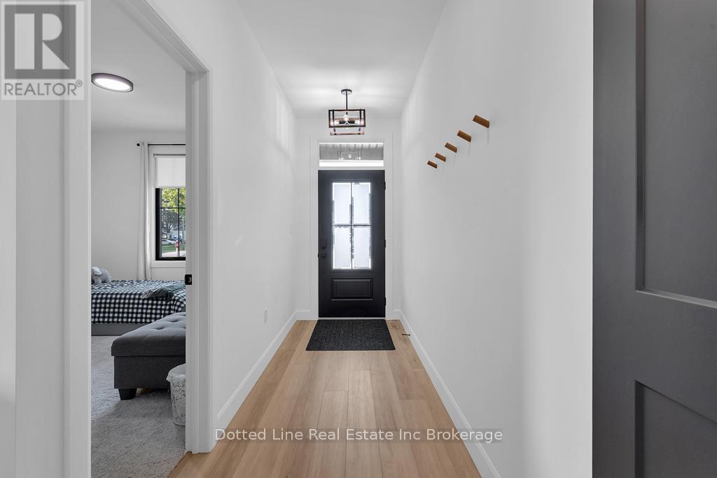 4 Charles Court, Bayham (Port Burwell), Ontario  N0J 1T0 - Photo 8 - X12323659