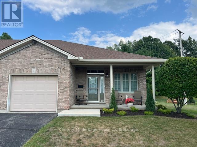 1 - 21 Balazs Court, Tillsonburg, Ontario  N4G 5W6 - Photo 2 - X12350572