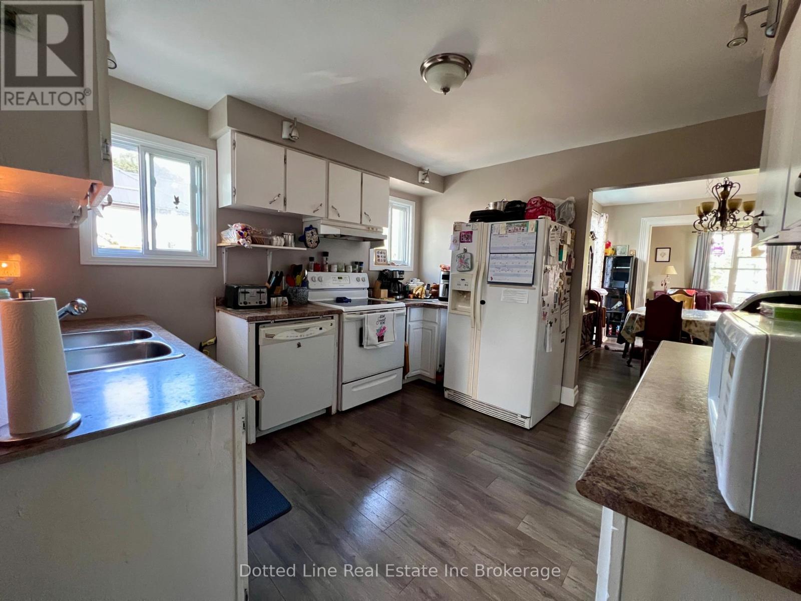 38 Harvey Street, Aylmer, Ontario  N5H 1T1 - Photo 5 - X12362939